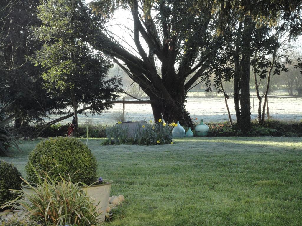 Les 2 Madeleine Bed and Breakfast Saint-Saturnin-du-Bois Eksteriør billede