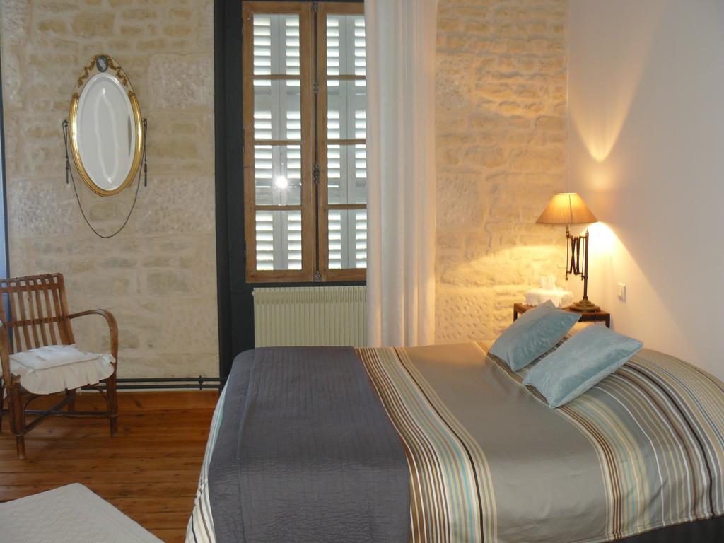 Les 2 Madeleine Bed and Breakfast Saint-Saturnin-du-Bois Værelse billede