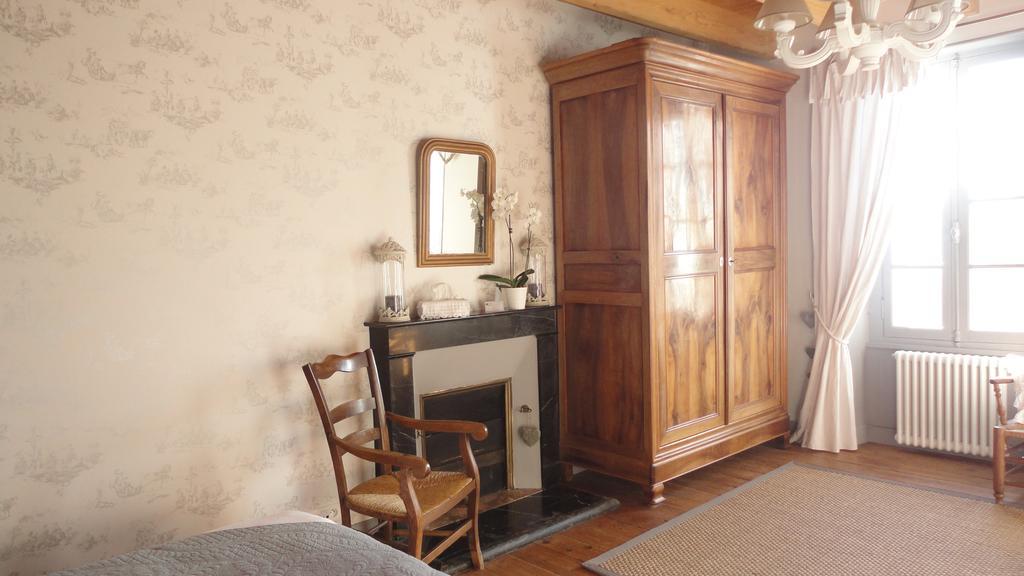 Les 2 Madeleine Bed and Breakfast Saint-Saturnin-du-Bois Værelse billede