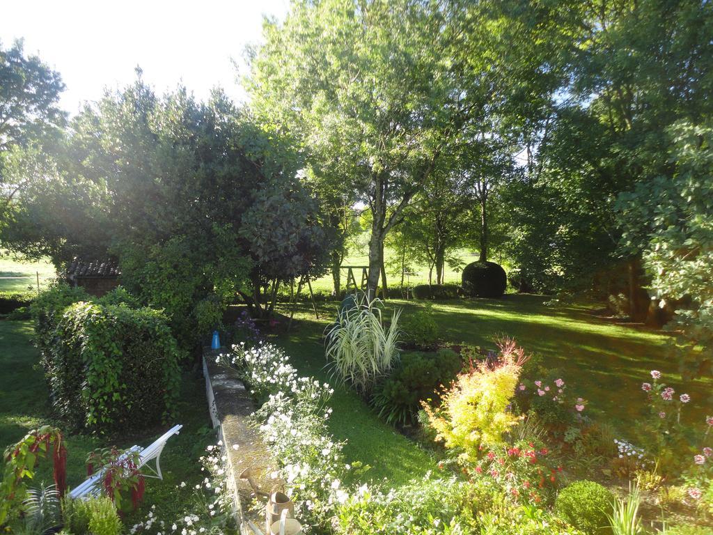 Les 2 Madeleine Bed and Breakfast Saint-Saturnin-du-Bois Eksteriør billede