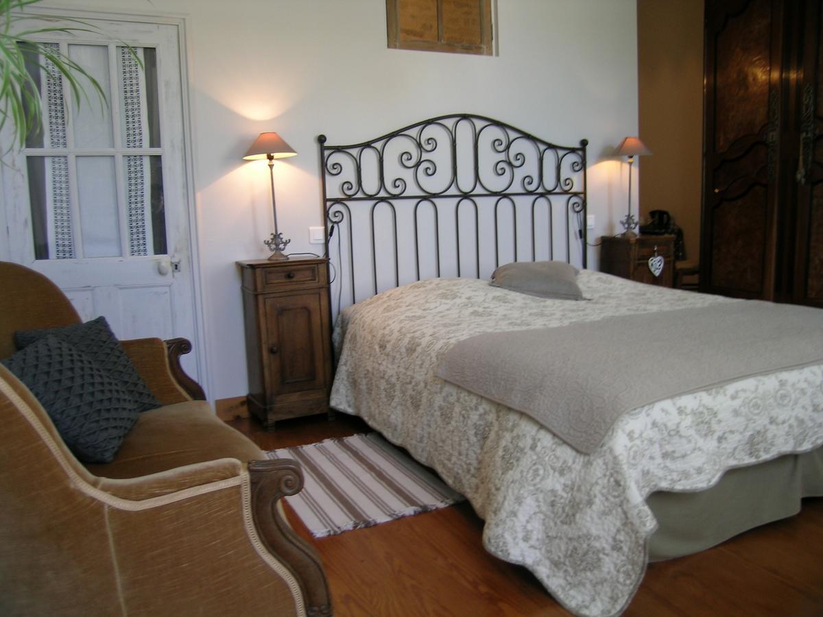 Les 2 Madeleine Bed and Breakfast Saint-Saturnin-du-Bois Eksteriør billede