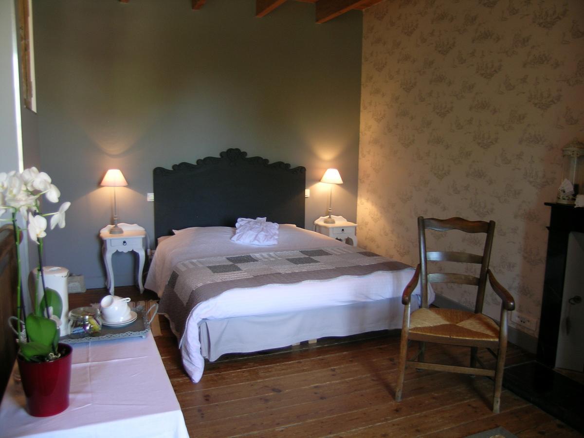 Les 2 Madeleine Bed and Breakfast Saint-Saturnin-du-Bois Eksteriør billede