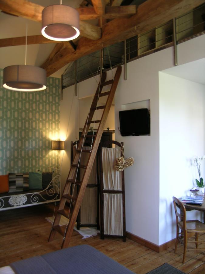 Les 2 Madeleine Bed and Breakfast Saint-Saturnin-du-Bois Eksteriør billede