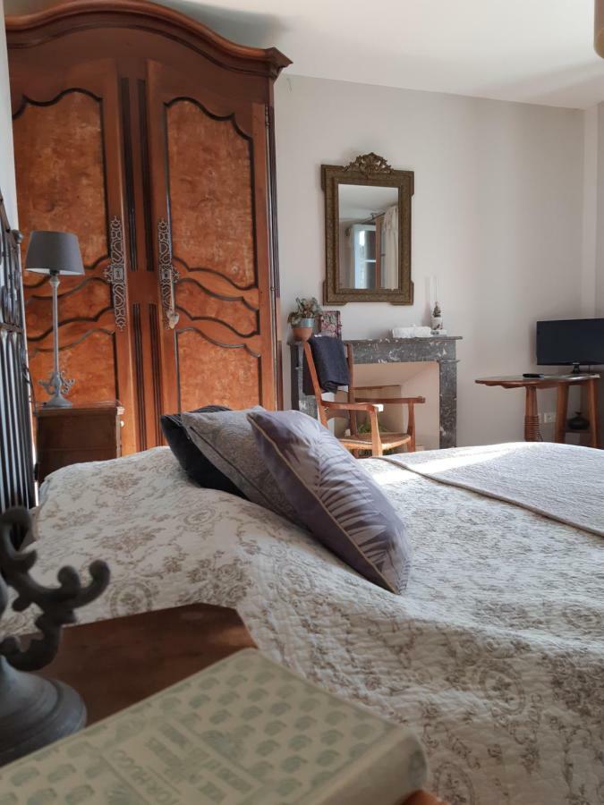 Les 2 Madeleine Bed and Breakfast Saint-Saturnin-du-Bois Eksteriør billede