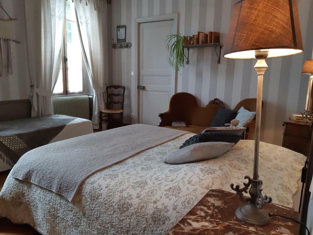 Les 2 Madeleine Bed and Breakfast Saint-Saturnin-du-Bois Eksteriør billede