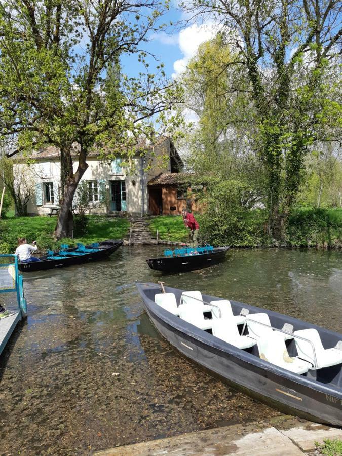 Les 2 Madeleine Bed and Breakfast Saint-Saturnin-du-Bois Eksteriør billede